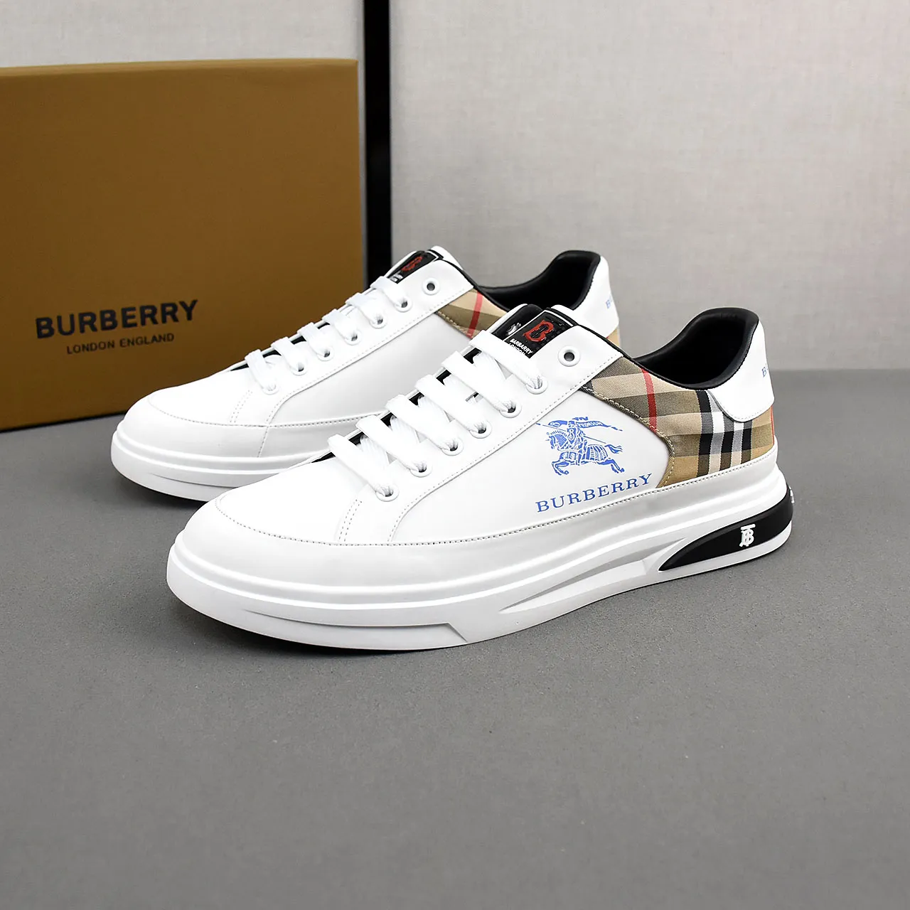 PP400⛳️⛳️⛳️Burberry [Burberry] fashionable sports and casual shoes, the upper is made of first-layer cowhide with plaid material, first-layer pigskin lining, and rubber outsole. Men's size 38-44.